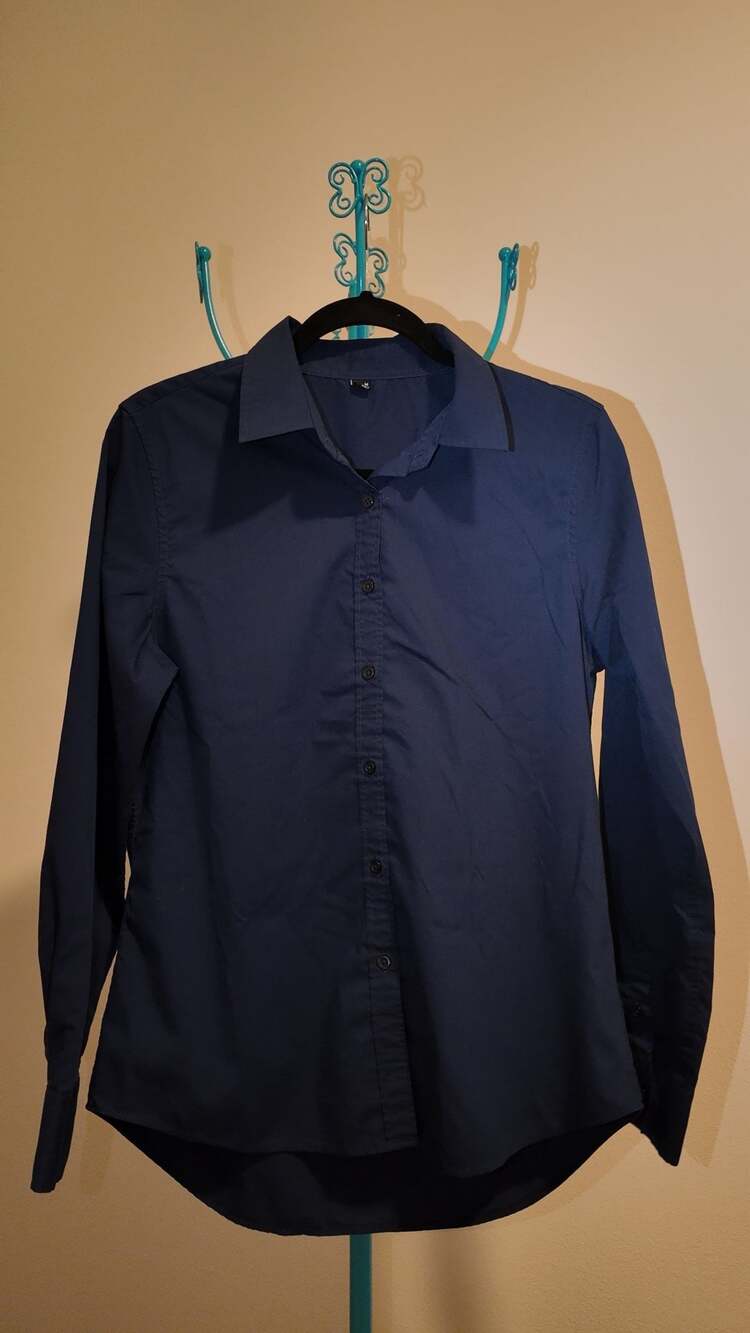Design in Italy Women's Solid Navy Blue Long-Sleeve Button-Down Shirt Size M